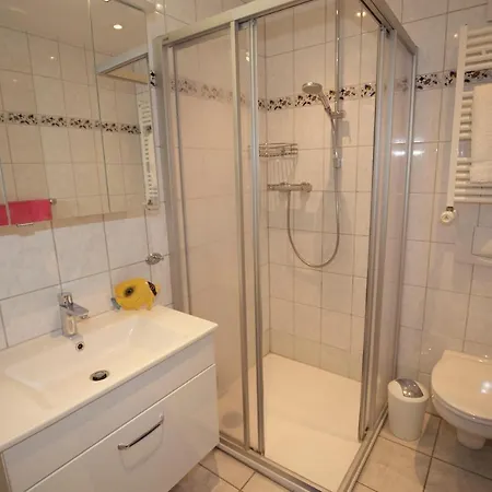 Luv-und-lee-apartment-36 Bohl